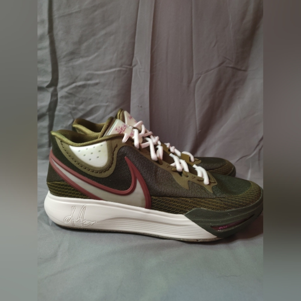Nike Kyrie 8 N7